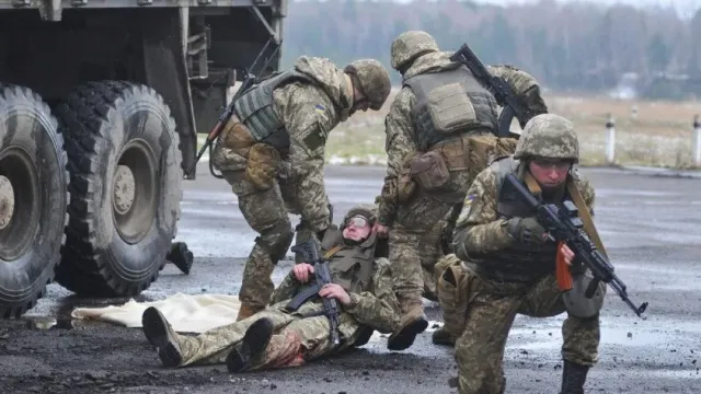 РВ: Российские войска проводят штурм украинского города Марьинка в ДНР