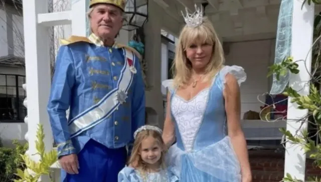 Курт Рассел и Голди Хоун в день рождения внучки стали Принцем и Золушкой