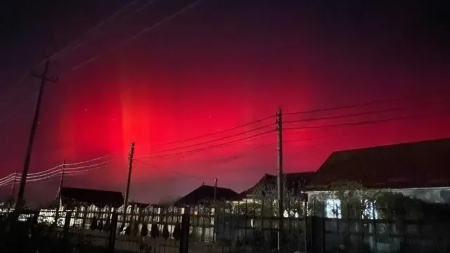 Магнитная буря окрасила российское небо в красный цвет