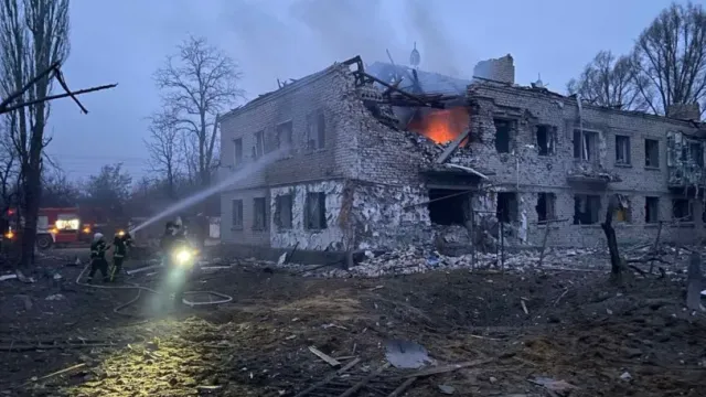 Украинские силовики за новогодние праздники обстреляли донецк 230 раз