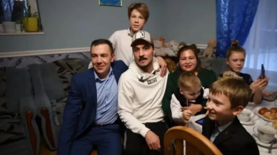 Билан навестил многодетную семью, взявшую под опеку сразу девятерых детей из Донецка