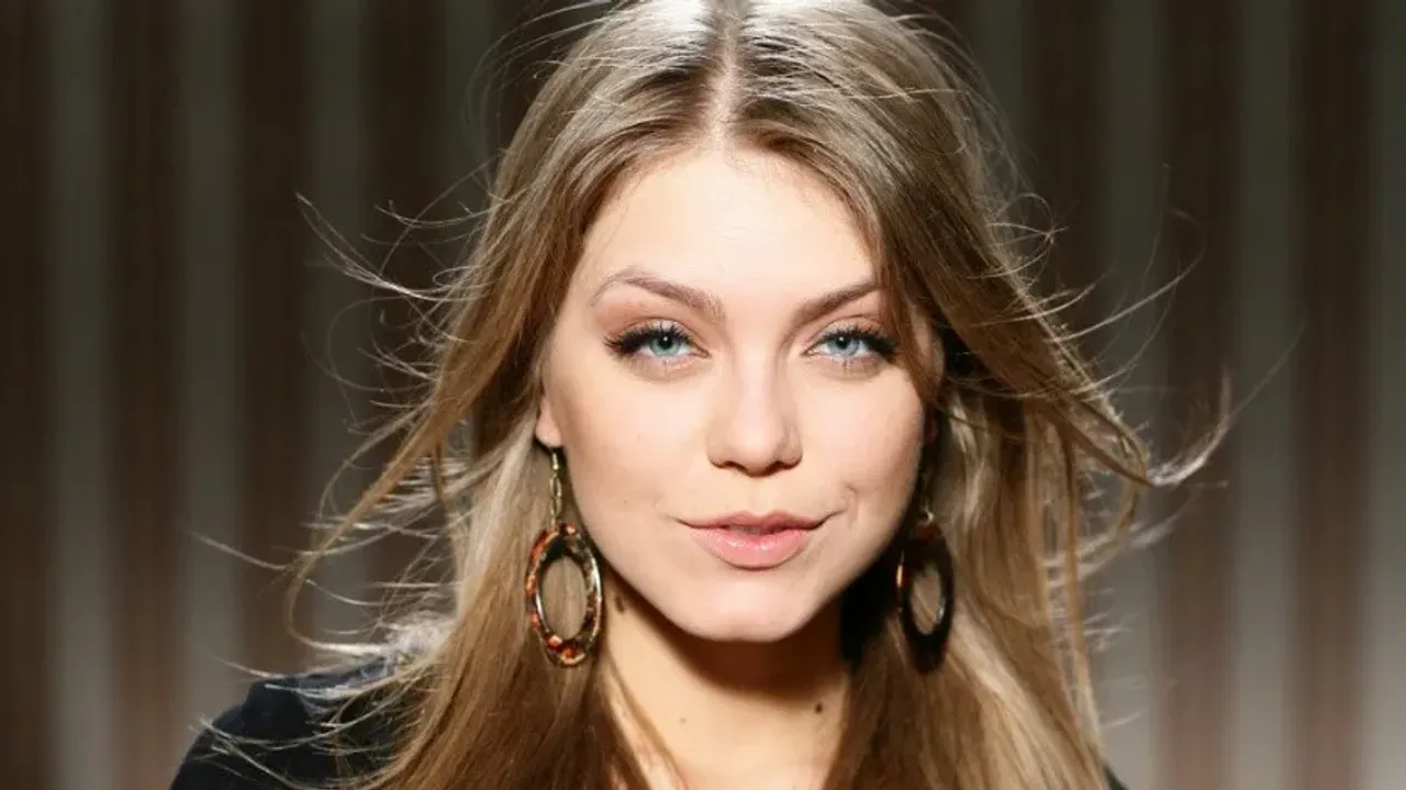 Акула певица сейчас. Почепа сколько ей лет. Акула певица сейчас. Почепа акула. Акула певица в 2000.