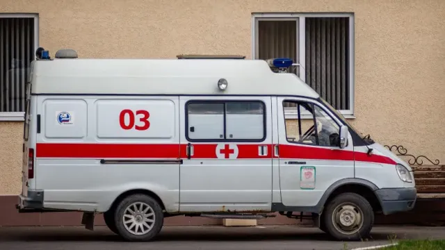 В Москве школьники выбросили девочку из окна, повредив ей позвоночник