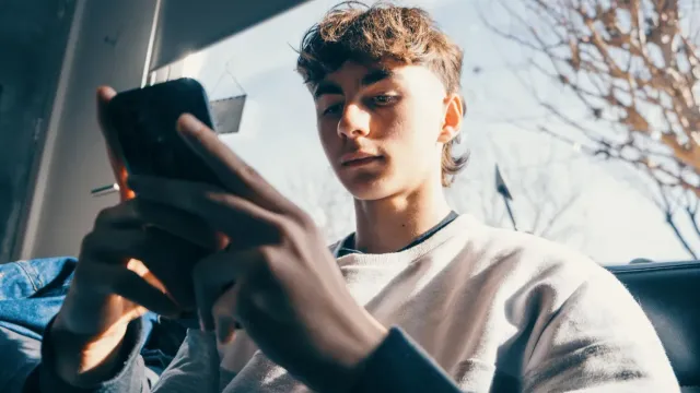 Психолог рассказал, какие люди больше склонны к отношениям с ИИ