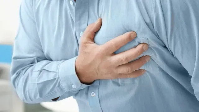 Россиянам рассказали, как оказать первую помощь при инфаркте
