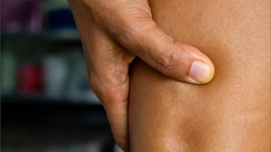 Врач рассказал, когда отеки ног могут сигнализировать о болезни Врач рассказал, когда отеки ног могут сигнализировать о болезни