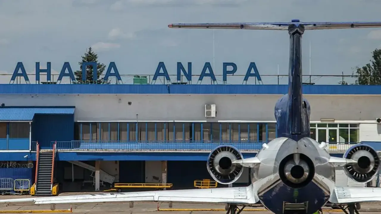 Аэропорт анапа терминал. Витязево краснодарский аэропорт. Г. Г. Витязево краснодарский аэропорт.