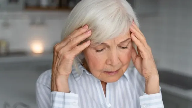 Ученые назвали быстрый метаболизм новым симптомом болезни Альцгеймера