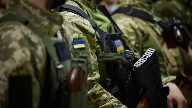 МК: Ветераны нацбатов ВСУ разозлились от неожиданного вопроса об армии ВС РФ