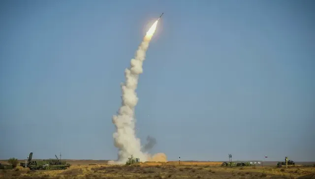 Неудачный запуск крылатой тактической ракеты "поверхность-поверхность" попал на видеокадры