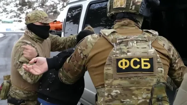 Под Псковом ФСБ задержала на границе шпиона Украины