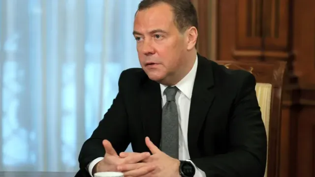 Медведев: Мир вплотную подошел к угрозе Третьей мировой войны из-за готовящейся агрессии против...