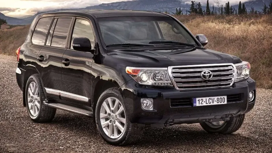 Внедорожник Toyota Land Cruiser может стать электрокаром