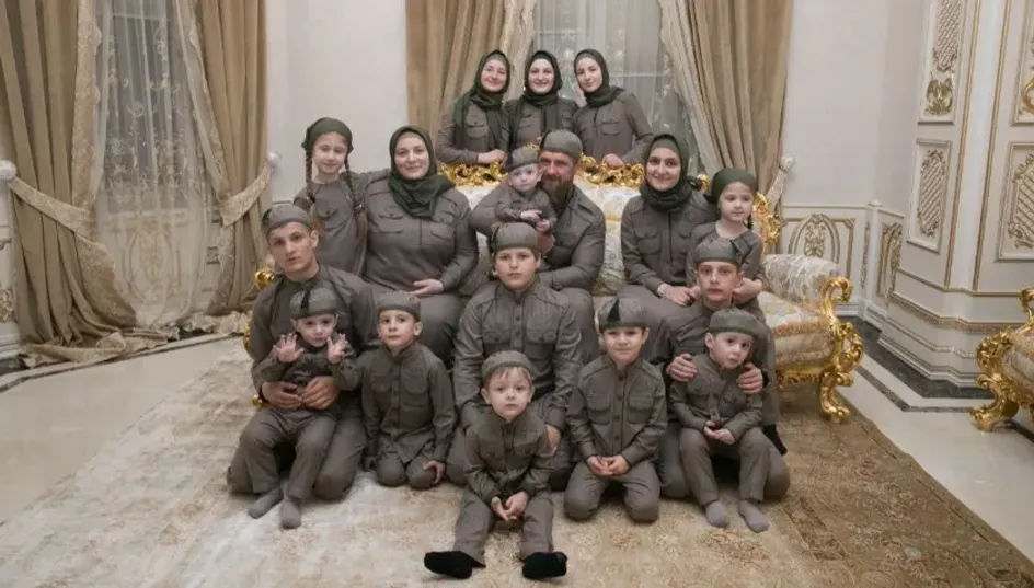 Глава Чечни Рамзан Кадыров сообщил, что его первая дочь умерла вскоре после рождения
