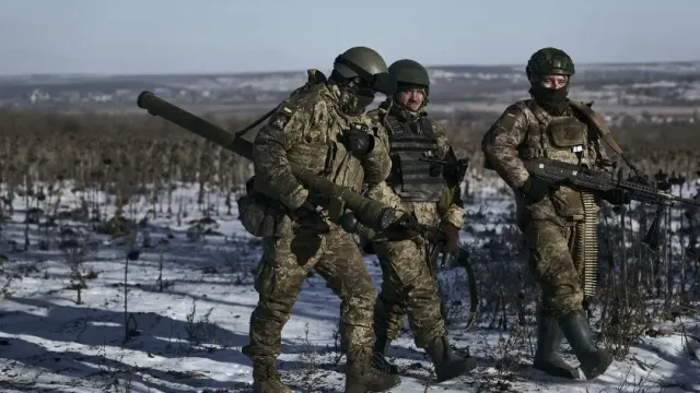 Отряд «Z» ВС России хоронит боевиков ВС Украины с применением «Града» под Кременной