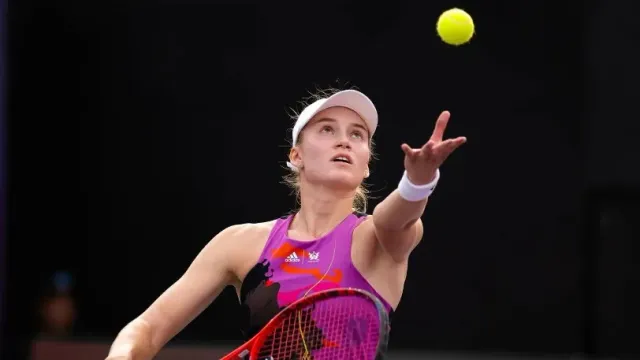 Латвийская теннисистка обматерила русскую чемпионку Рыбакову на турнире WTA