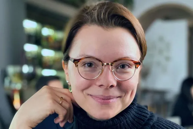 Жена юмориста Петросяна поссорилась с поклонницей из-за снимка с очками