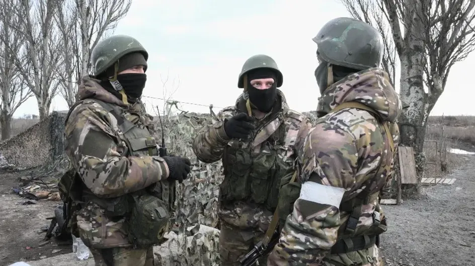 Бойцы ВДВ показали кадры зачистки опорного пункта боевиков в зоне СВО
