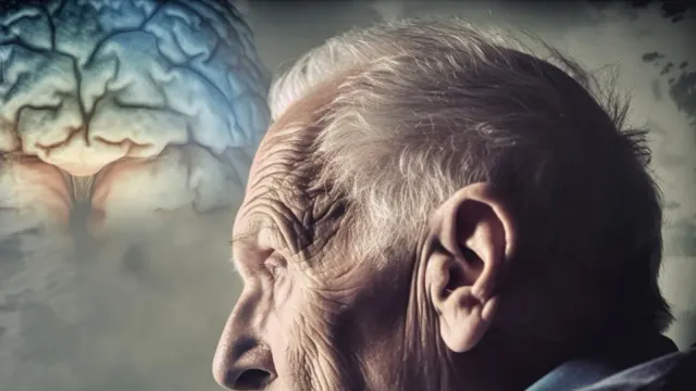 Врач назвал симптомы, по которым можно обнаружить начало деменции