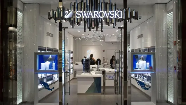 Swarovski завершила бизнес в России