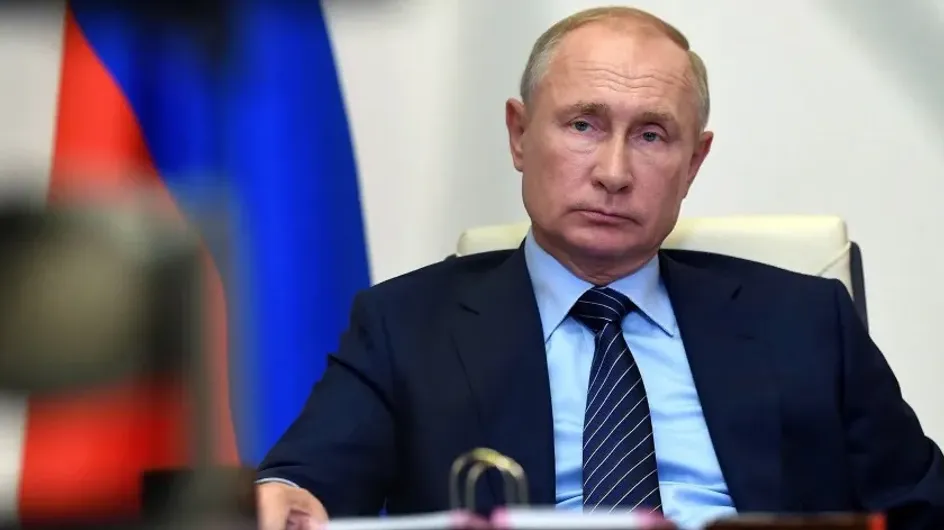 МК: Президент России Владимир Путин анонсировал войну с олигархами