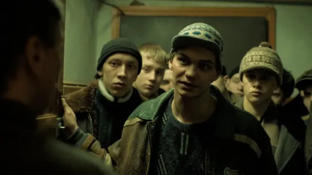 Писатель Евгений Вышенков объяснил пользу сериала "Слово пацана" для подростков