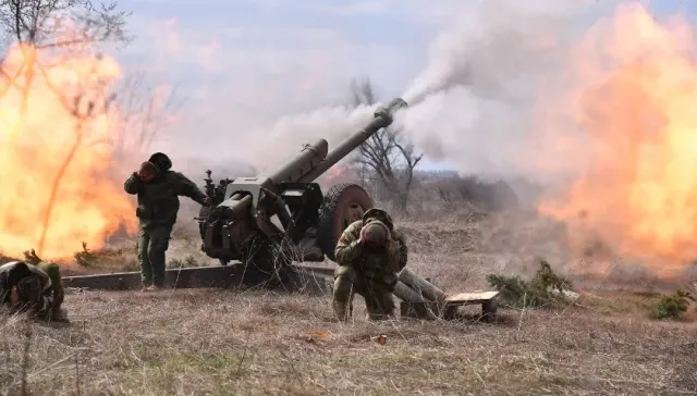 Генштаб ВСУ: ВС РФ наступает на Донбассе, артиллерийские бои по всей линии фронта