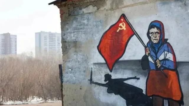 Вышедшую к бойцам ВСУ со Знаменем Победы бабушку Анну нашли в Харьковской области