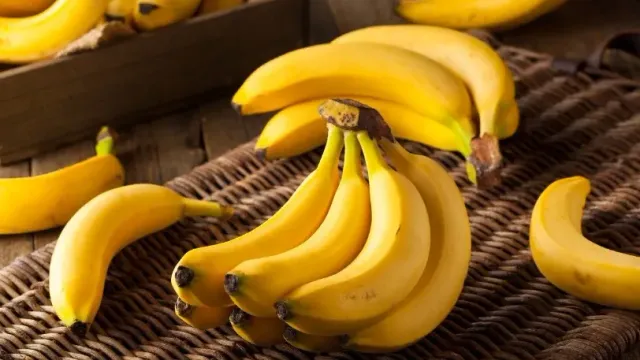 Диетолог Джутова: ежедневное употребление бананов помогает бороться с плохим настроением
