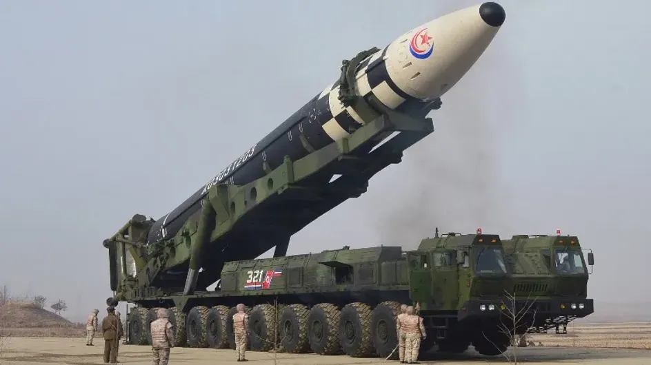 СП: "Хвасон-17" — ракета ВС КНДР, которой Ким Чен Ын довел США до истерики
