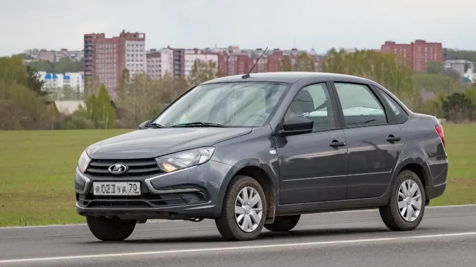 Аналитики «СберАвто» назвали Lada Granta лидером продаж на авторынке России в 2023 году