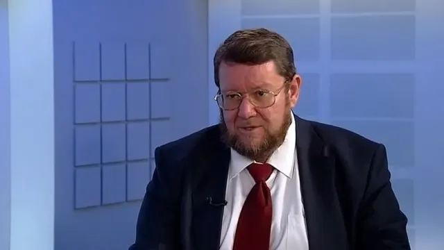 Политолог Сатановский назвал имена сбежавших из РФ людей, оказавшихся хуже уехавших звезд