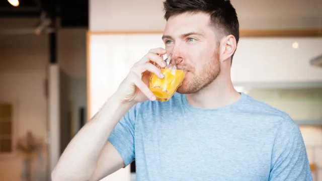 Горячая новость | Врач назвала напитки, которые могут приводить к обезвоживанию