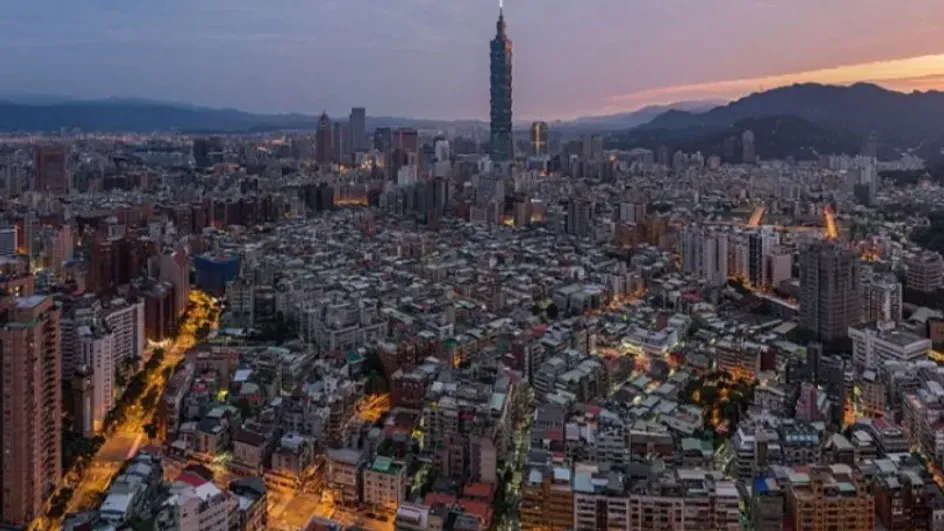 Bloomberg: 26 зданий разрушились на Тайване