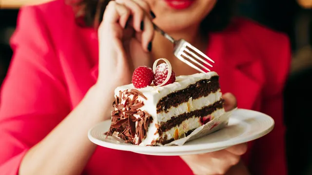 Названа ошибка в питании, которая повышает риск развития деменции на 30%