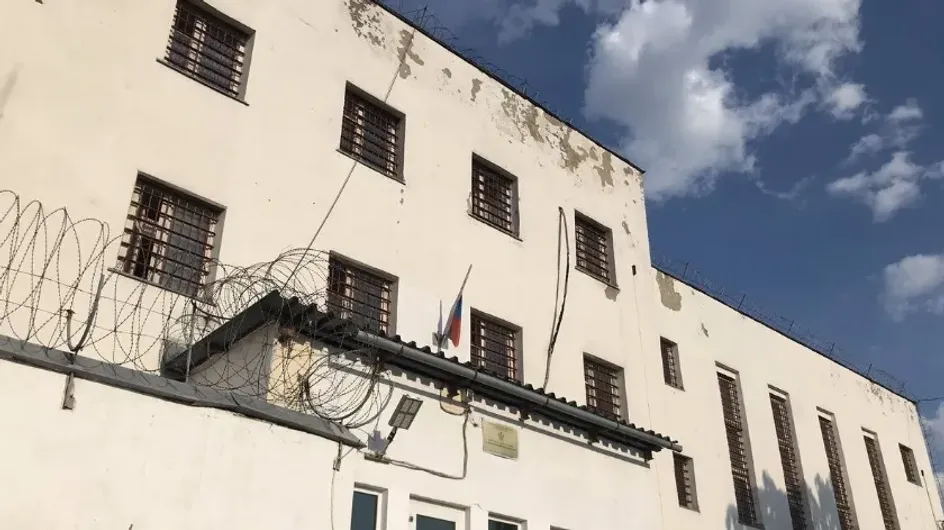 Заключённый в московском СИЗО отказался снимать трусы и был избит по голове