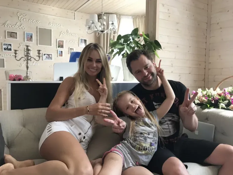 "Благодарю папу за приглашение в шоу «Один в один»": дочь Гогунского о роли отца в карьере "Благодарю папу за приглашение в шоу «Один в один»": дочь Гогунского о роли отца в карьере