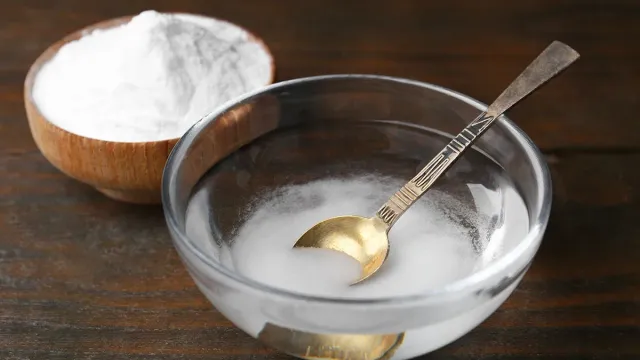 Врач развеял миф о пользе пищевой соды при изжоге