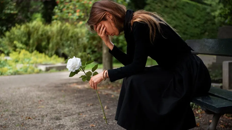 Учёные выяснили, почему многие люди не могут справиться с потерей близкого Учёные выяснили, почему многие люди не могут справиться с потерей близкого