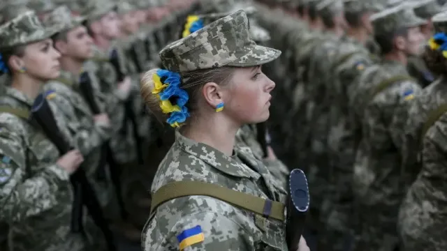 Потери ВСУ могут заставить Киев мобилизовать женщин, стариков и подростков