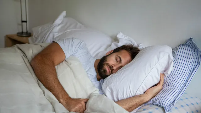 Врач рассказал, как улучшить сон всего за две недели