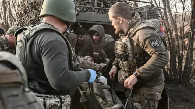 Новая политика Киева: стравить в жестоких боях русскоязычных бойцов ВСУ и военных РФ