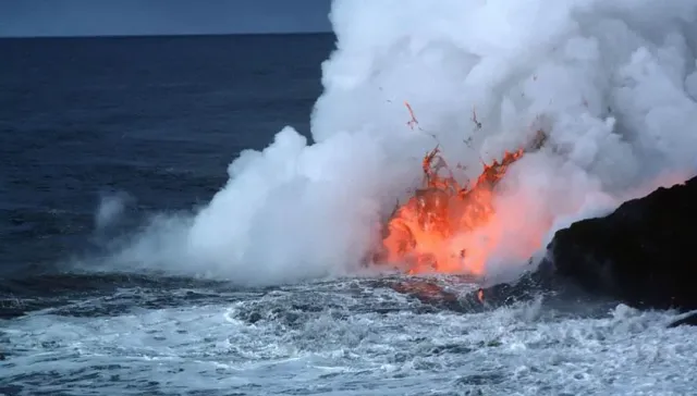 В Тихом океане геологи зафиксировали возможность извержения подводного вулкана