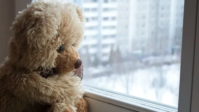 Тело 10-летней девочки с перерезанным горлом обнаружено в подъезде жилого дома в Карачаевске