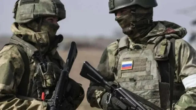 Раненый военный ВС РФ трогательно читает стихи под обстрелом военных ВСУ в СВО