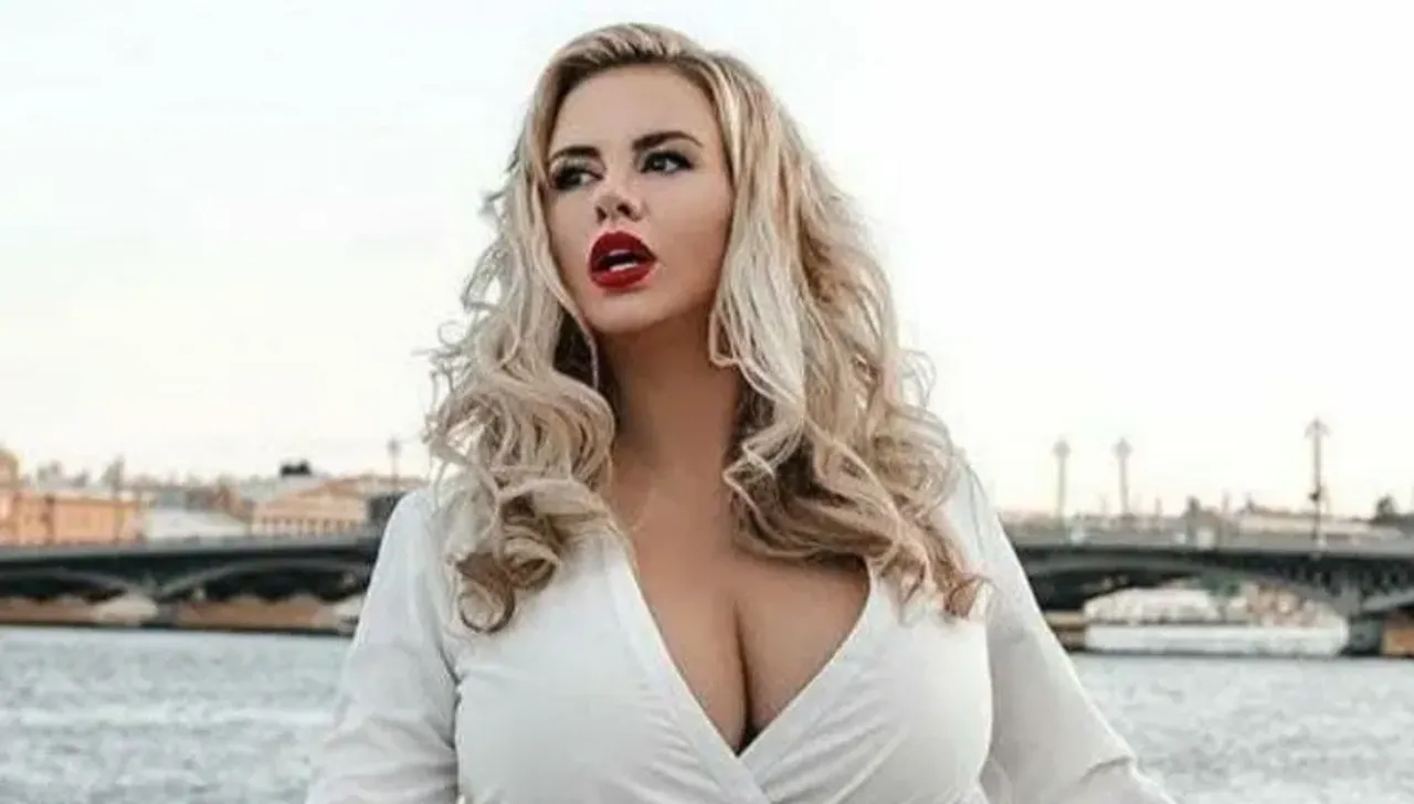 Анна Семенович решила обнажиться на радость своим поклонникам