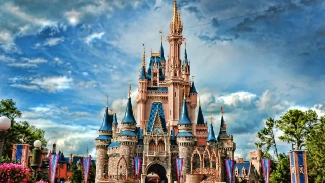 Disney подает в суд на губернатора Флориды Рона Десантиса