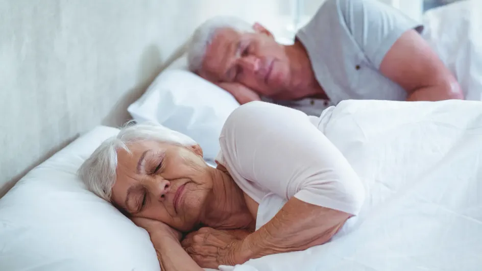 Пожилым назвали простой способ улучшить сон