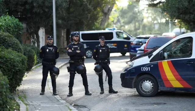 ТАСС: В посольстве США в Мадриде обнаружена посылка со взрывным устройством