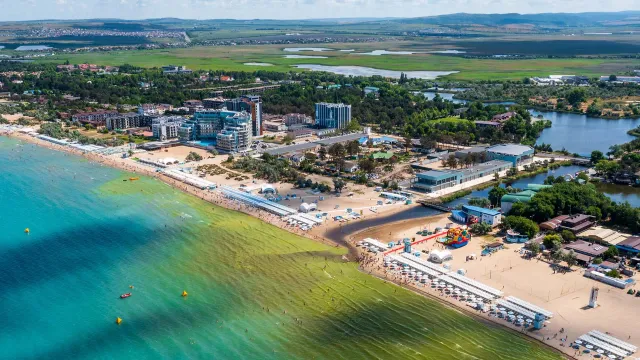 Горячая новость | Россияне стали отказываться от отдыха в Анапе из-за водорослей